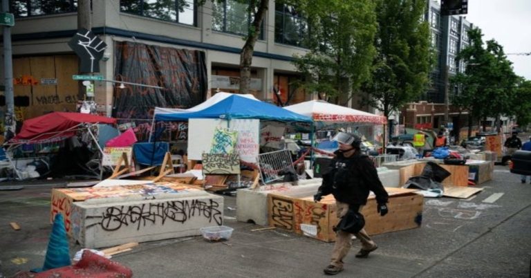 Seattle Chop Zone Finally Disassembled By Mayor Jenny Durkan 0508