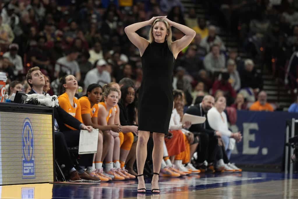 Tennessee fires basketball coach Kellie Harper