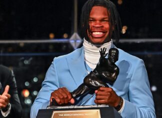 Travis Hunter wins Heisman Trophy