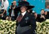pregnant rihanna shows off baby, met gala